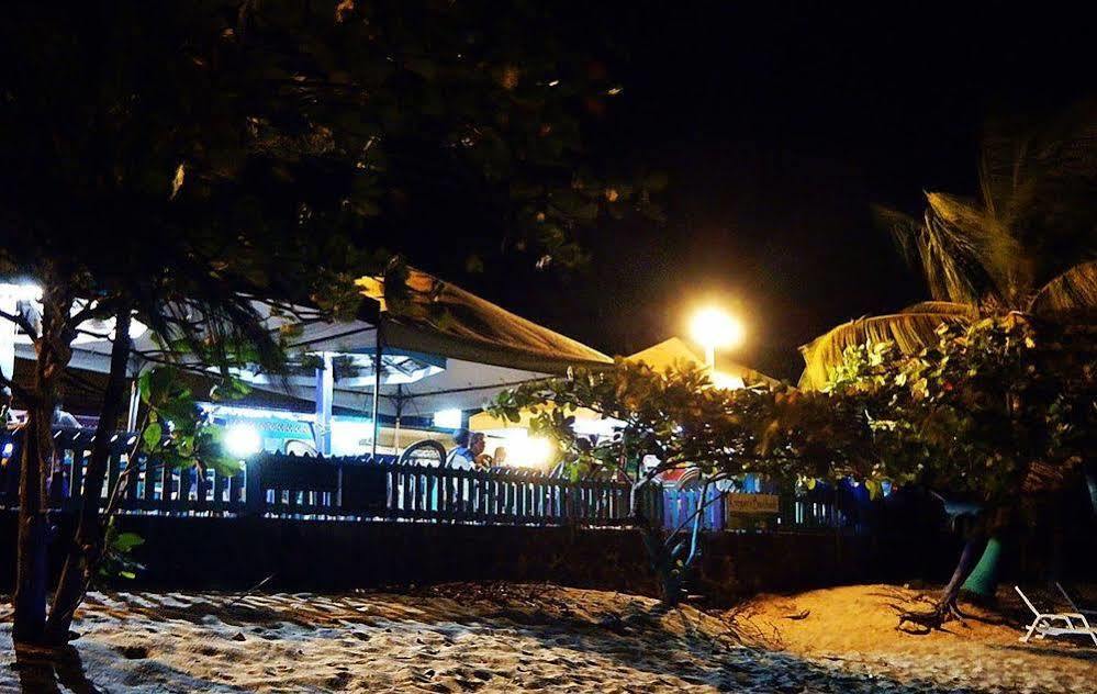 Keegans Beachside Hotel Bequia Island Exterior photo